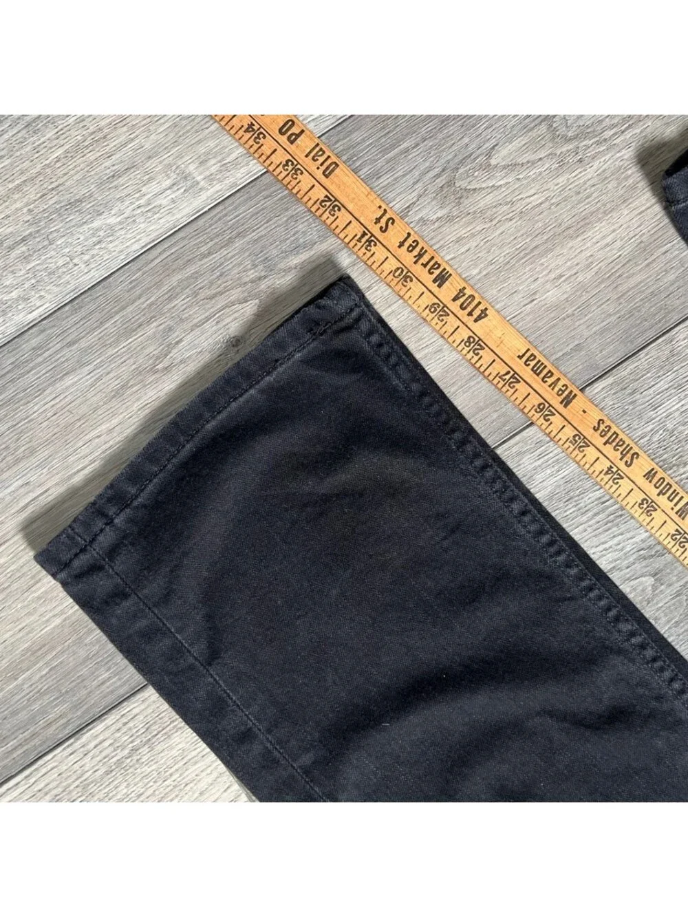 Vintage Levi's Men's 31x32 559 Relaxed Straight Jeans Black Wash Denim Y2K